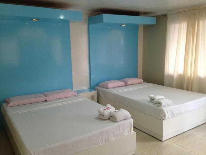 Queen\'S Beach Resort Manoc-Manoc Extérieur photo